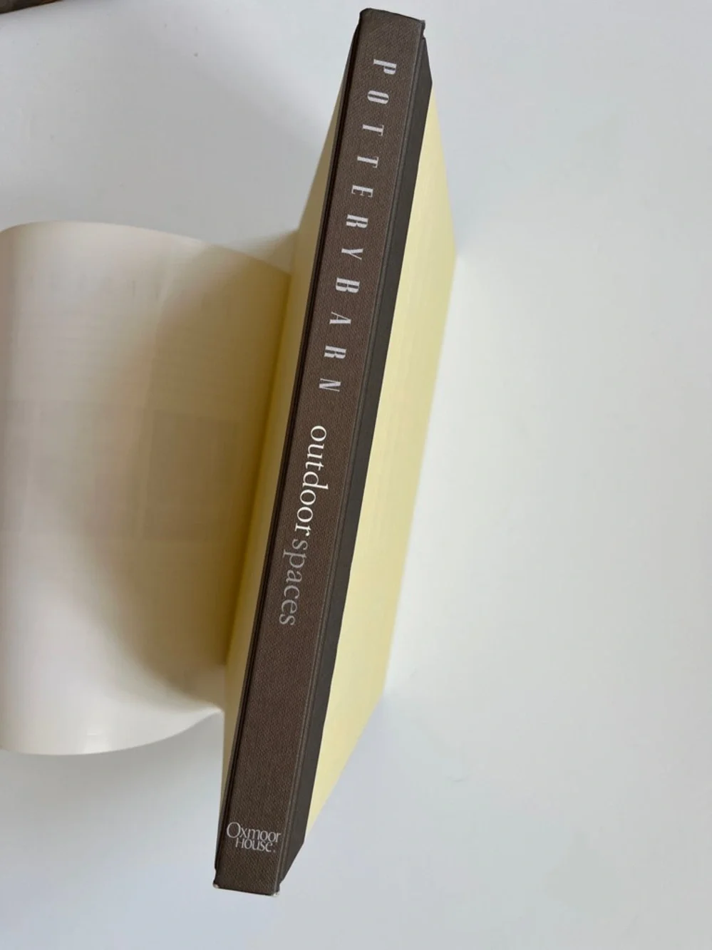 POTTERY BARN OUTDOOR SPACES COFFEE TABLE BOOK